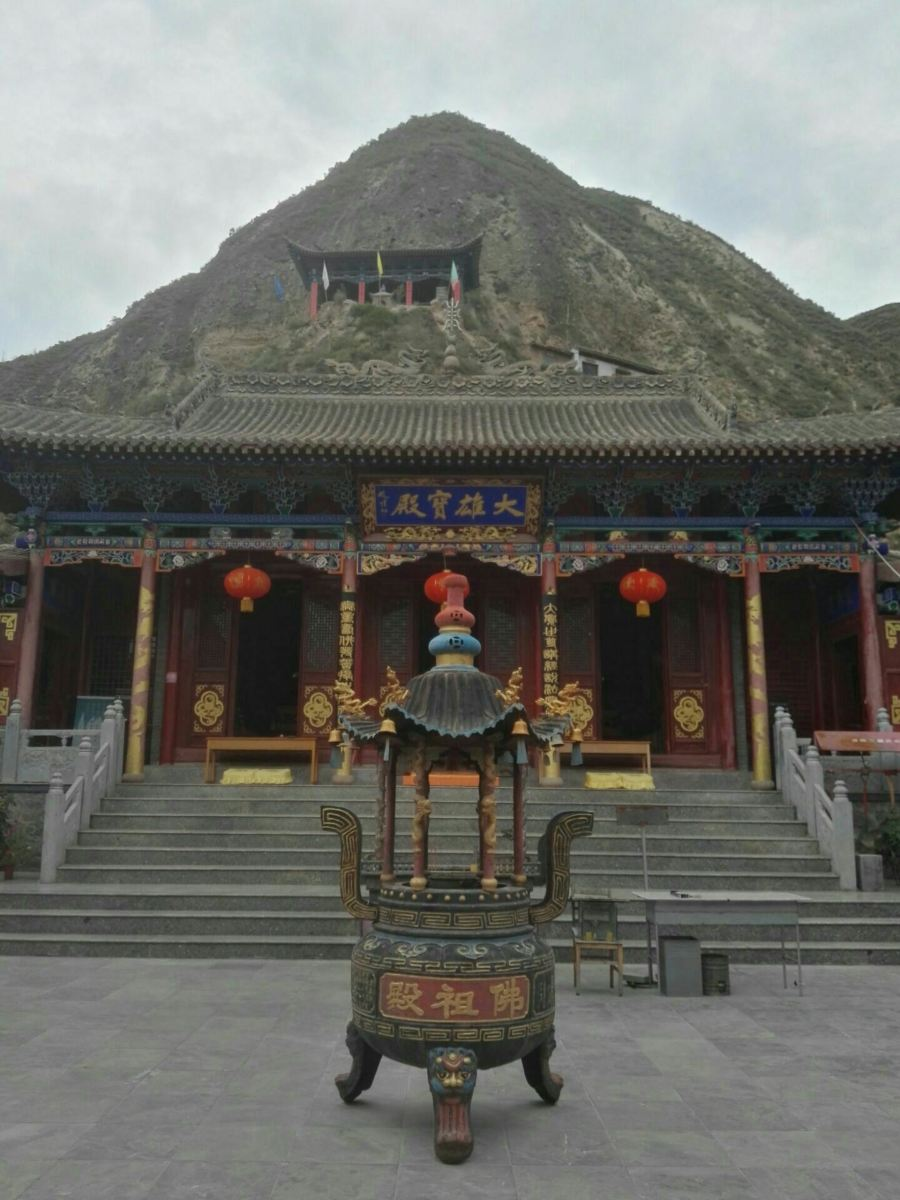 喀左二龙山寺庙的图片图片